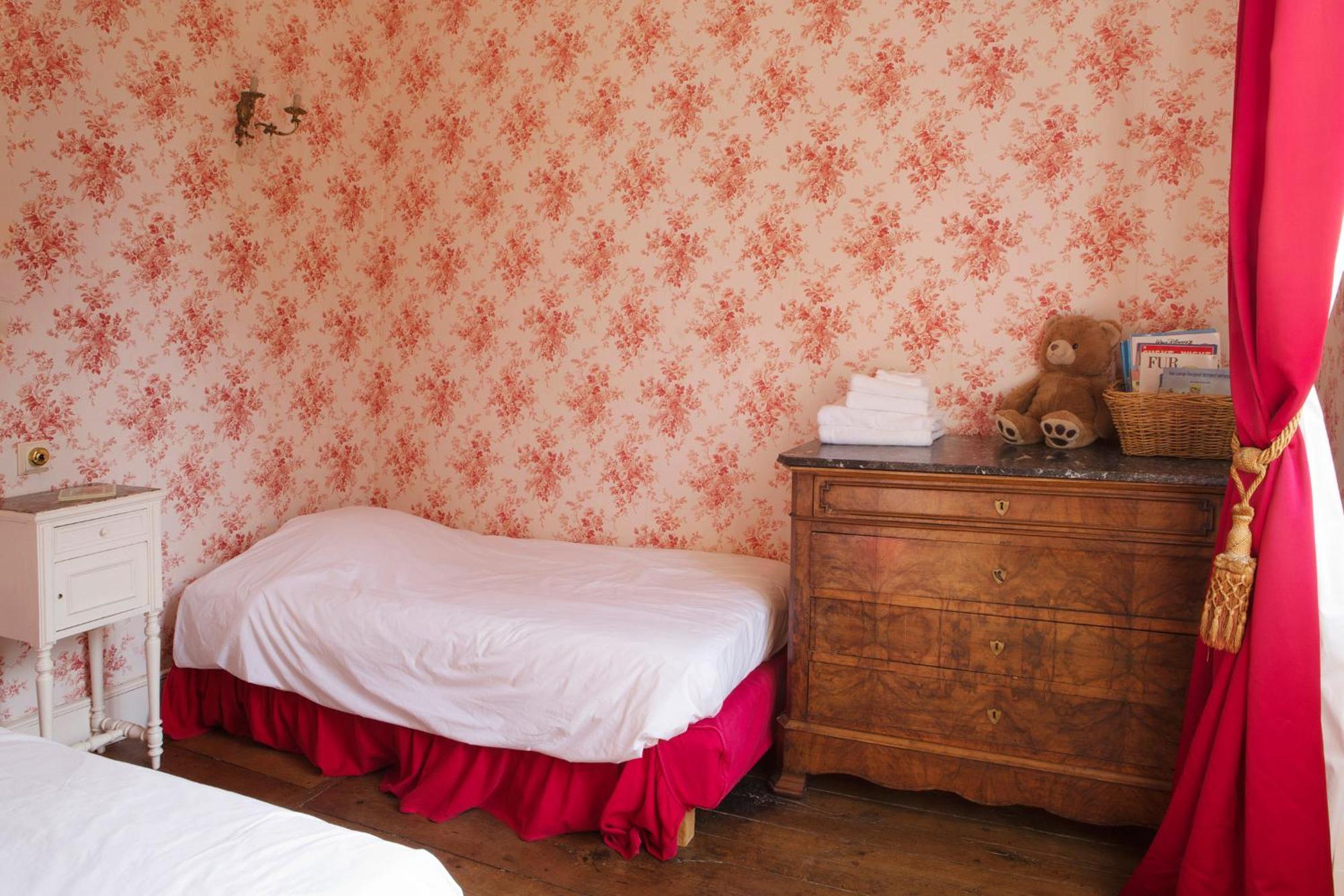 Bed and Breakfast Abbaye Du Palais Thauron Habitación foto